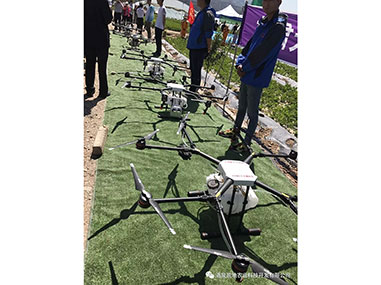 多旋翼無(wú)人施藥機(jī)